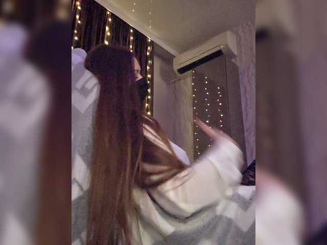 Fox-SEXI's BongaCams show and profile