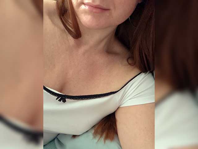 Fox-SEXI's BongaCams show and profile