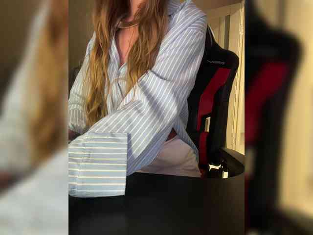 -Mona- webcam