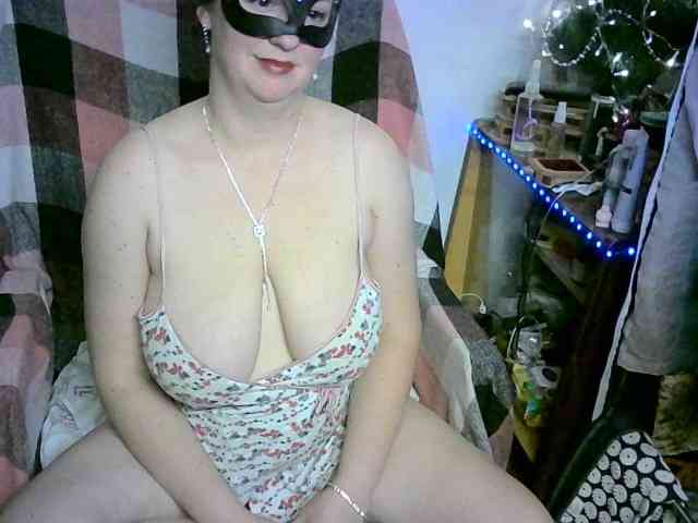 GoldenFisha Live Webcam on BongaCams