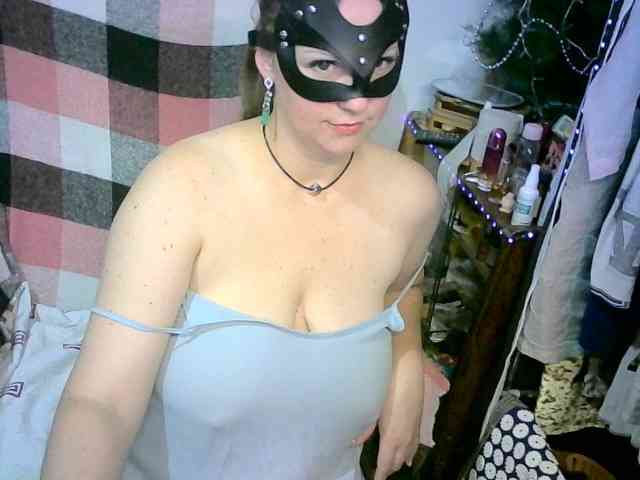 nude webcam chatroom GoldenFisha
