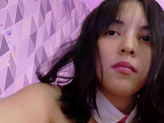 hornylittleanny webcam