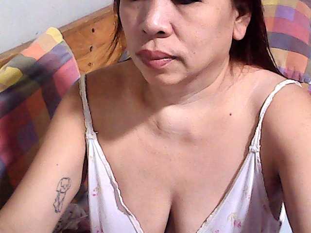 Holygurly webcam bongacams model stream image