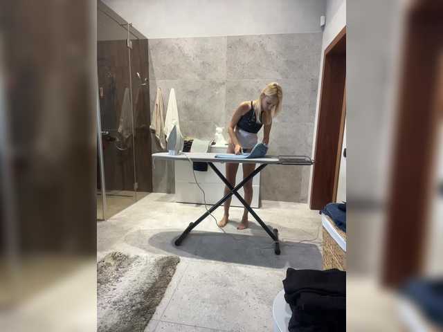 DonorDi's BongaCams show and profile