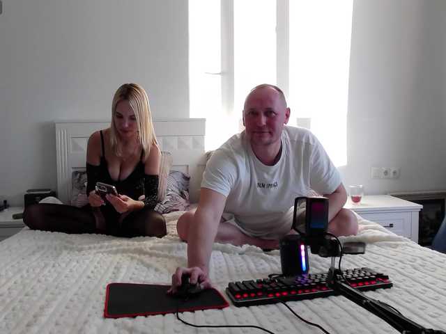 DonorDi's BongaCams show and profile