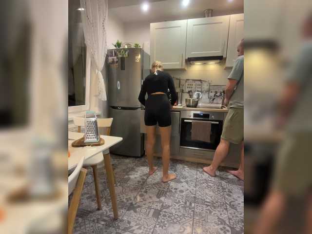 DonorDi's BongaCams show and profile