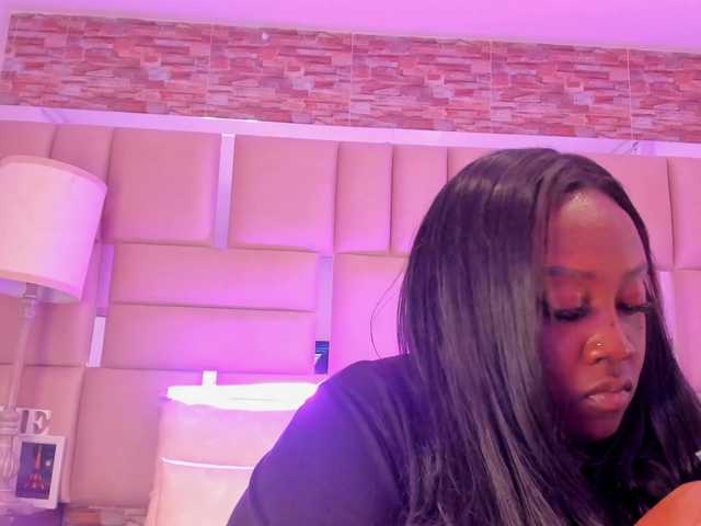  ShaniaBrown chat room