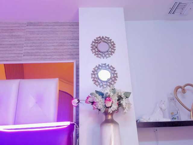  ShaniaBrown chat room