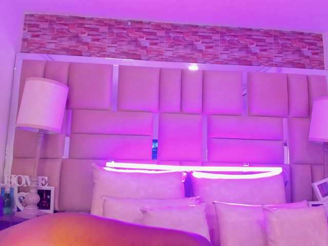  ShaniaBrown chat room