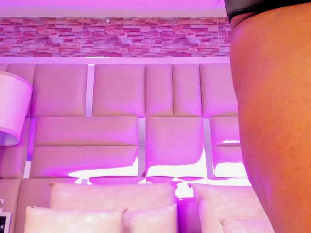  ShaniaBrown chat room