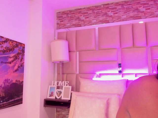 ShaniaBrown's BongaCams show and profile