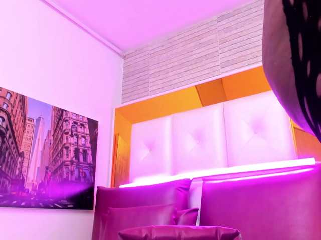 ShaniaBrown's BongaCams show and profile