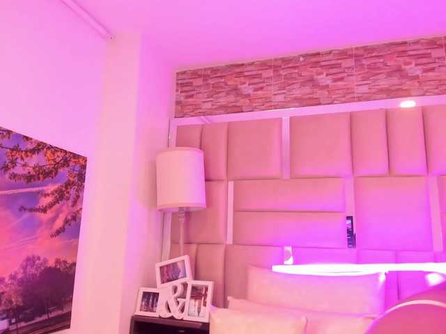 ShaniaBrown's BongaCams show and profile