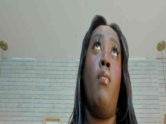 ShaniaBrown webcam