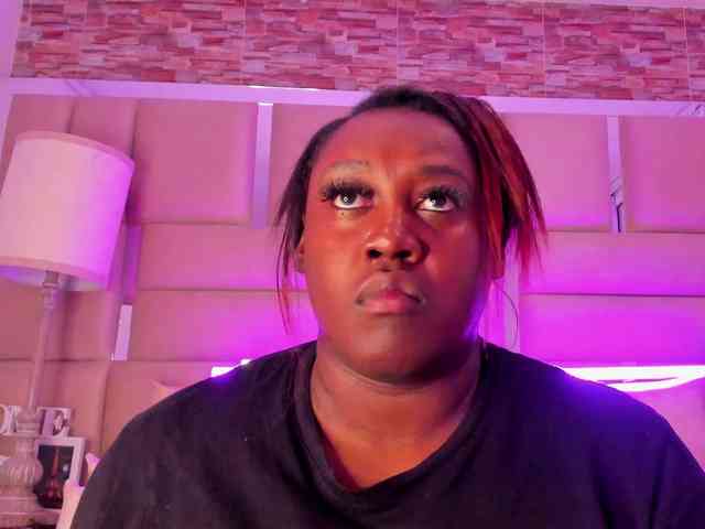 ShaniaBrown webcam