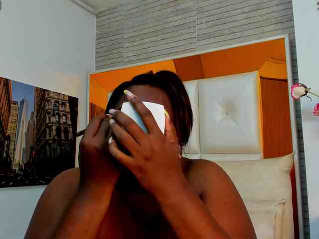 ShaniaBrown webcam