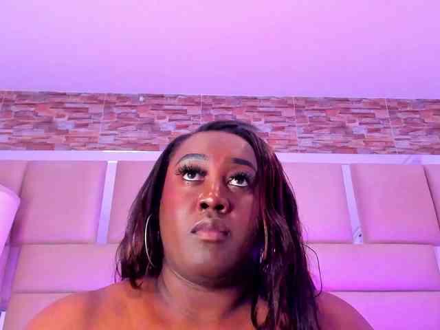 ShaniaBrown webcam