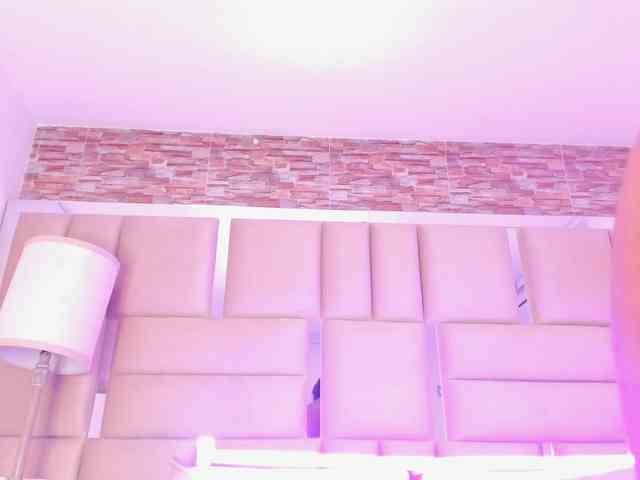 ShaniaBrown webcam