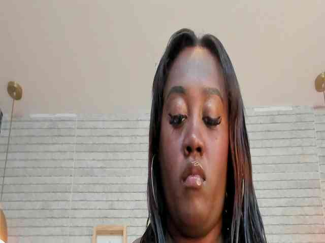 ShaniaBrown webcam