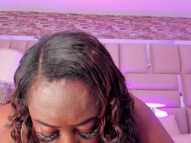 ShaniaBrown webcam