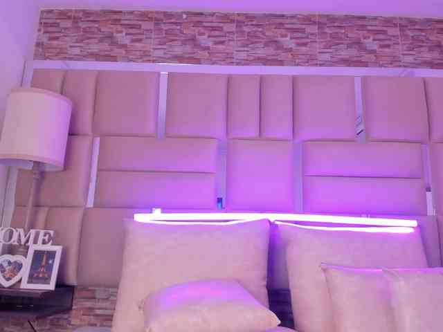 ShaniaBrown webcam