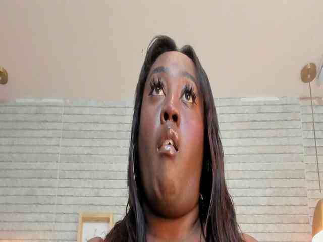 ShaniaBrown webcam