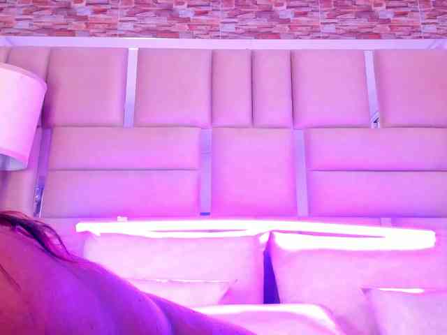ShaniaBrown webcam