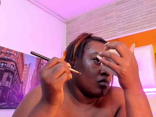 ShaniaBrown webcam