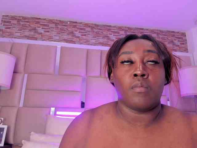 ShaniaBrown webcam