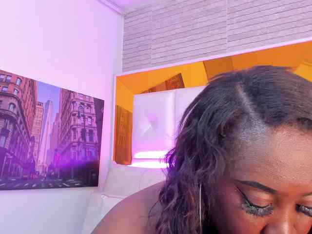 ShaniaBrown webcam