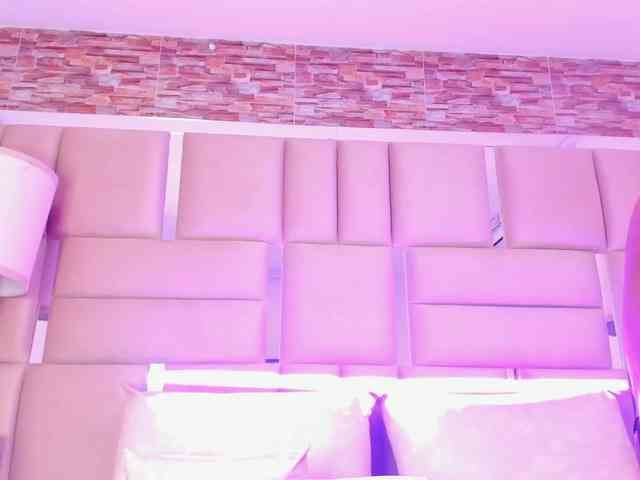 ShaniaBrown webcam