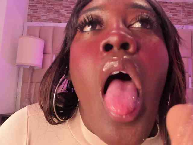ShaniaBrown webcam