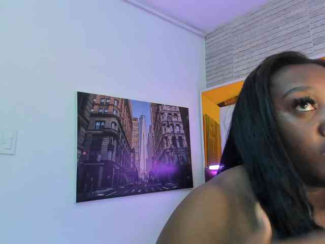 ShaniaBrown webcam