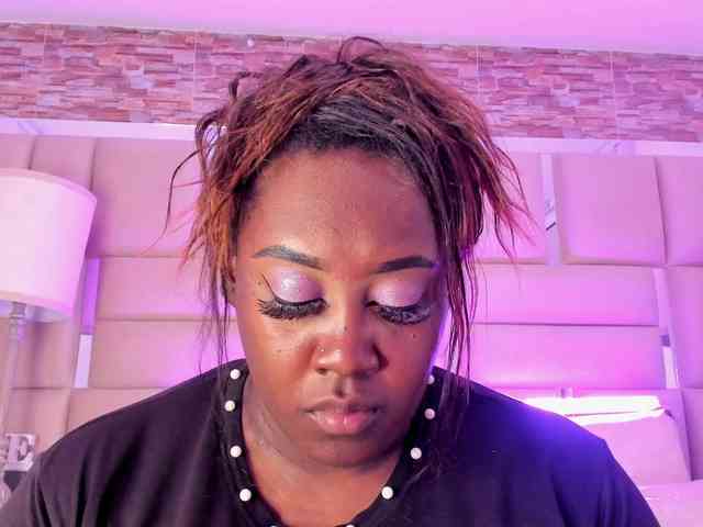 ShaniaBrown webcam