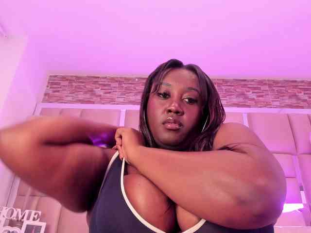 ShaniaBrown Live Webcam on BongaCams