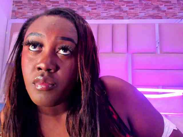 ShaniaBrown webcam