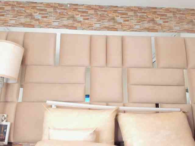 ShaniaBrown webcam