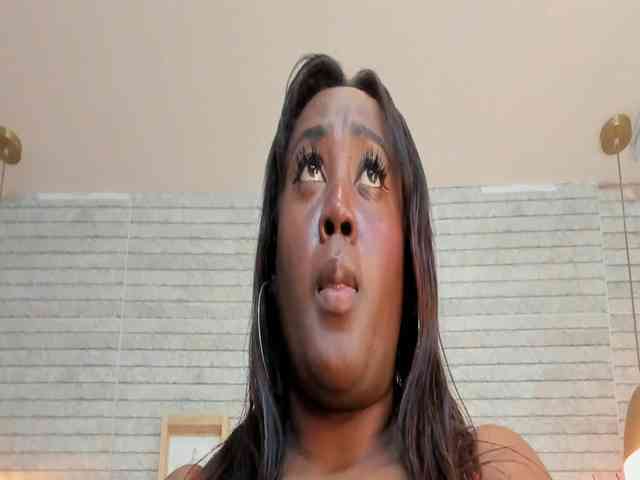 ShaniaBrown webcam