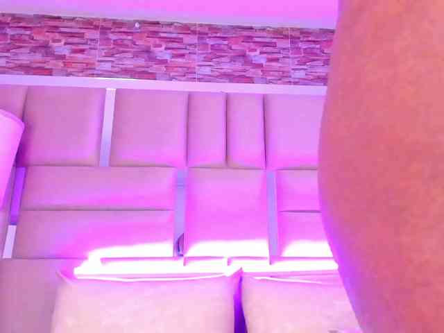 ShaniaBrown webcam