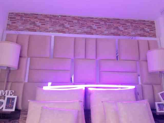 ShaniaBrown webcam