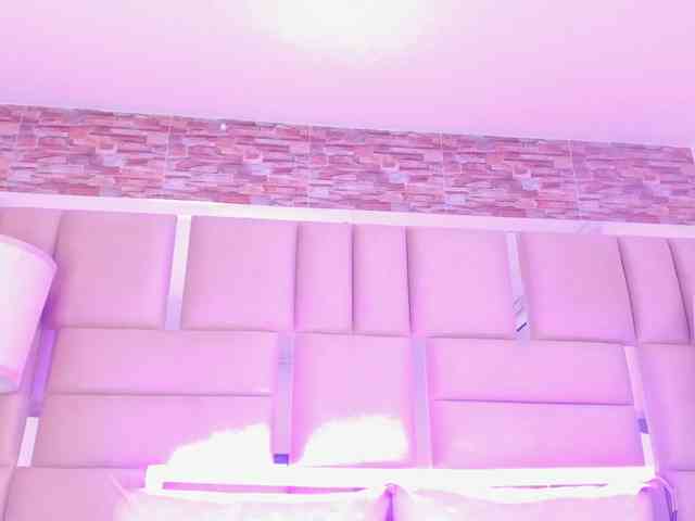 ShaniaBrown webcam