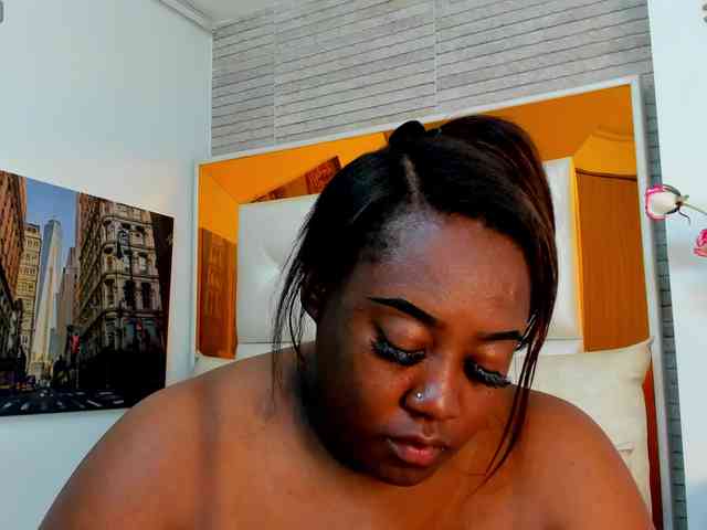 ShaniaBrown webcam