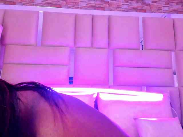 ShaniaBrown webcam