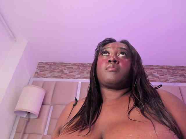 ShaniaBrown webcam