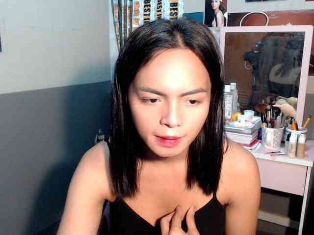 chriaxx Live Webcam on BongaCams