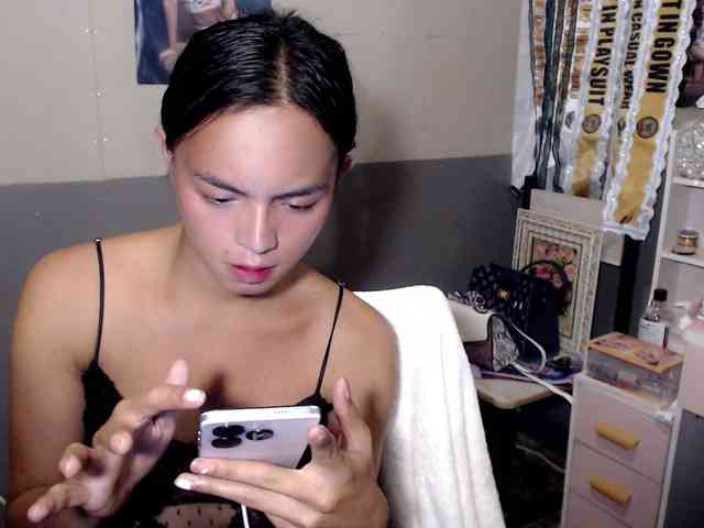 chriaxx Live Webcam on BongaCams