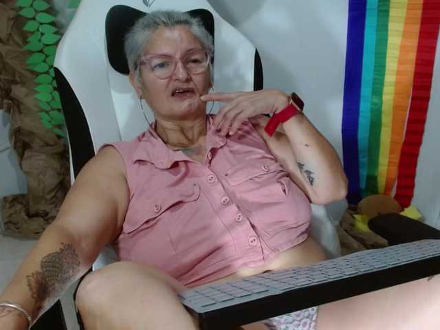 bety-cum3's BongaCams show and profile