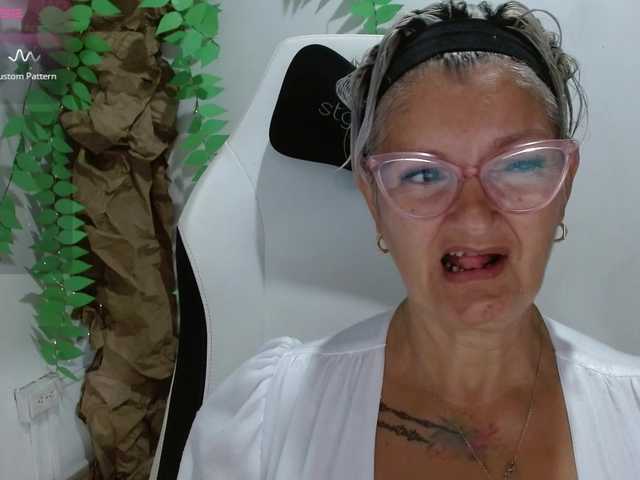 bety-cum3's BongaCams show and profile