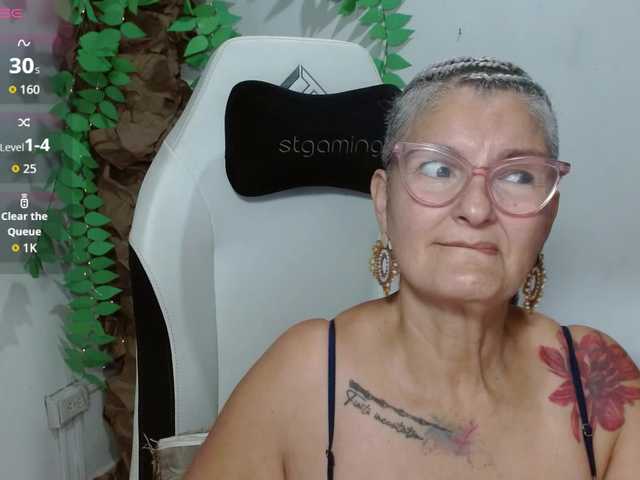 bety-cum3's BongaCams show and profile