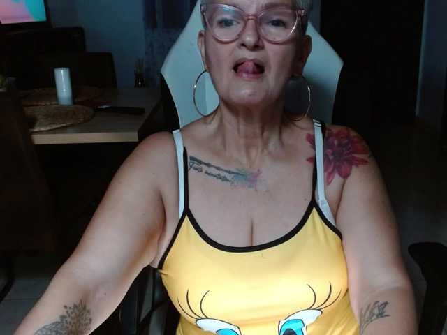 bety-cum3's BongaCams show and profile